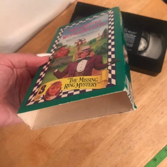 Disney's Adventures in Wonderland No. 3 The Missin - Picture 10 of 11